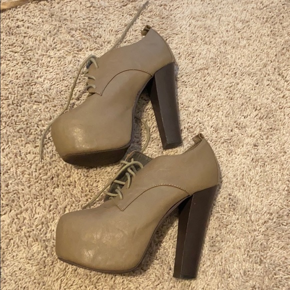 Platform heels - Picture 3 of 4